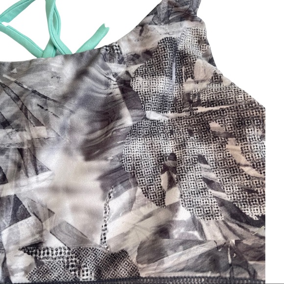 Unbranded Grey Printed Criss Cross Back Sports Bra 1320 - Picture 2 of 7